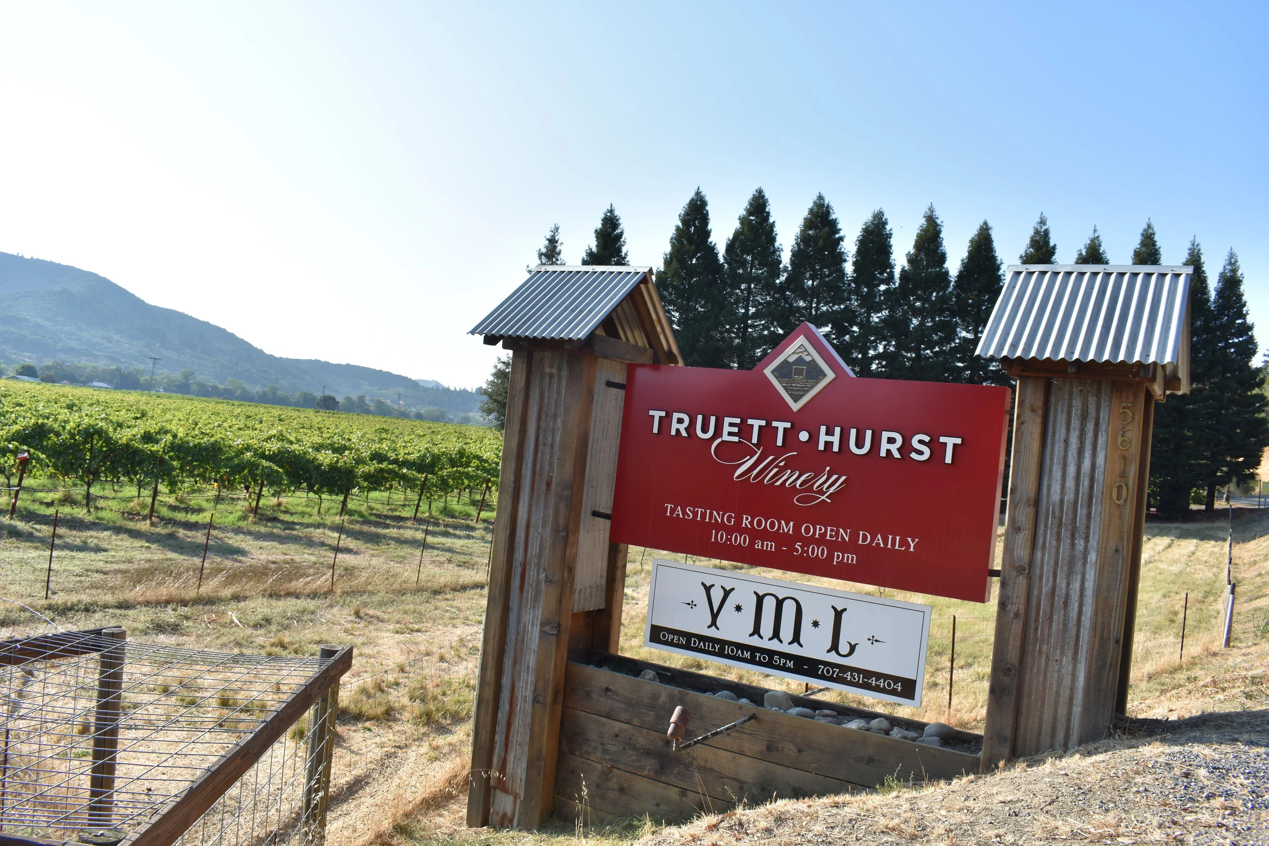Entrada dos vinhedos VML e Truett Hurst, é aqui que finalizo a minha degustação