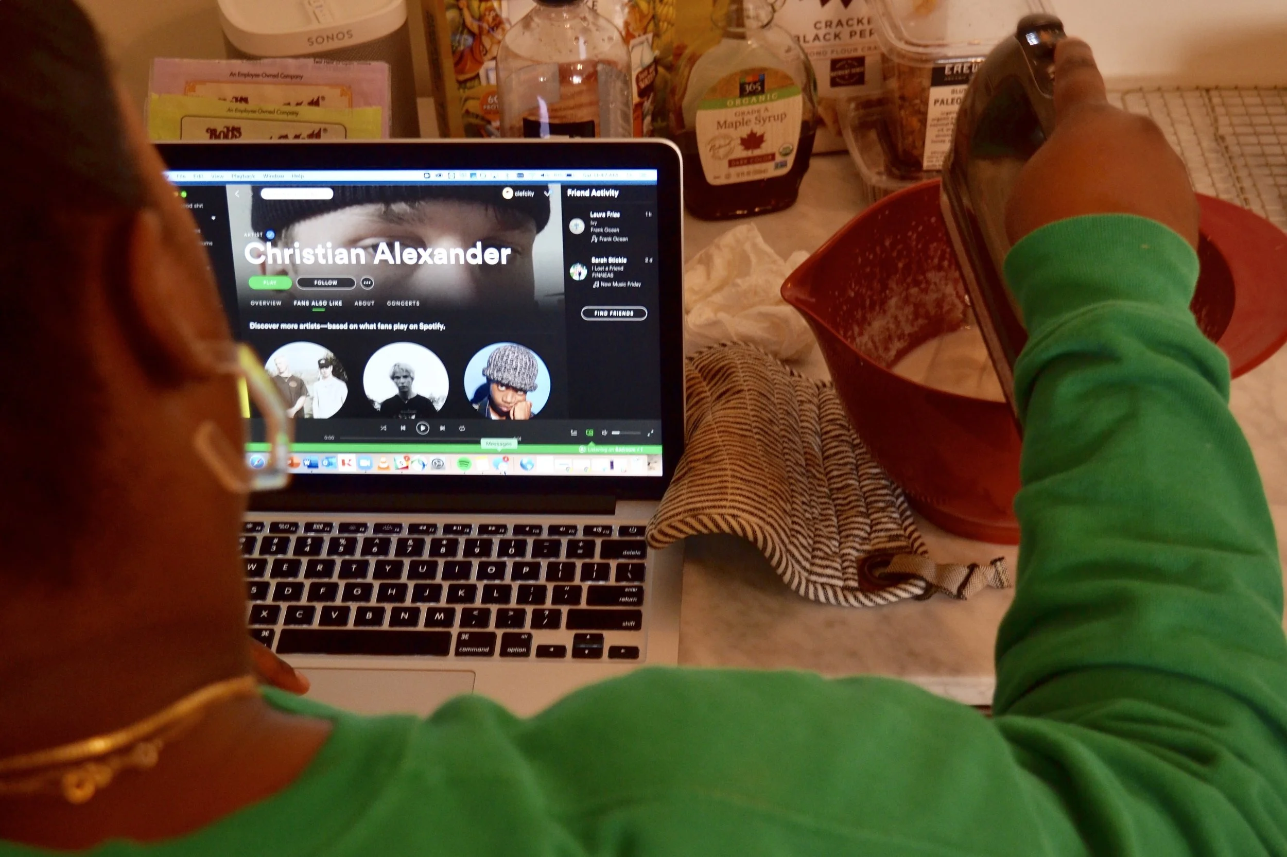 Baking &amp; Playlist Making w/ Cortney