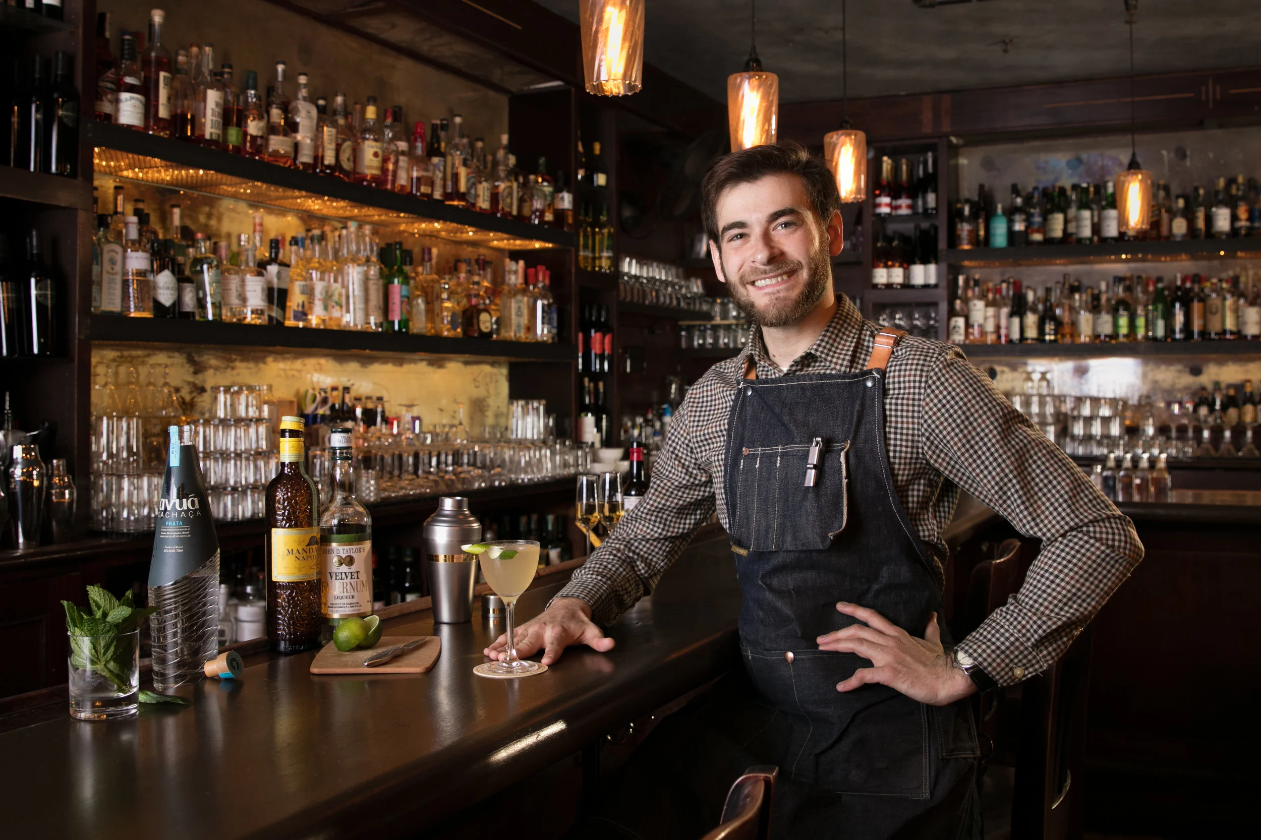 2017-04-07_AndrewMeltzer_RomoloBartender-3571-Edit.jpg
