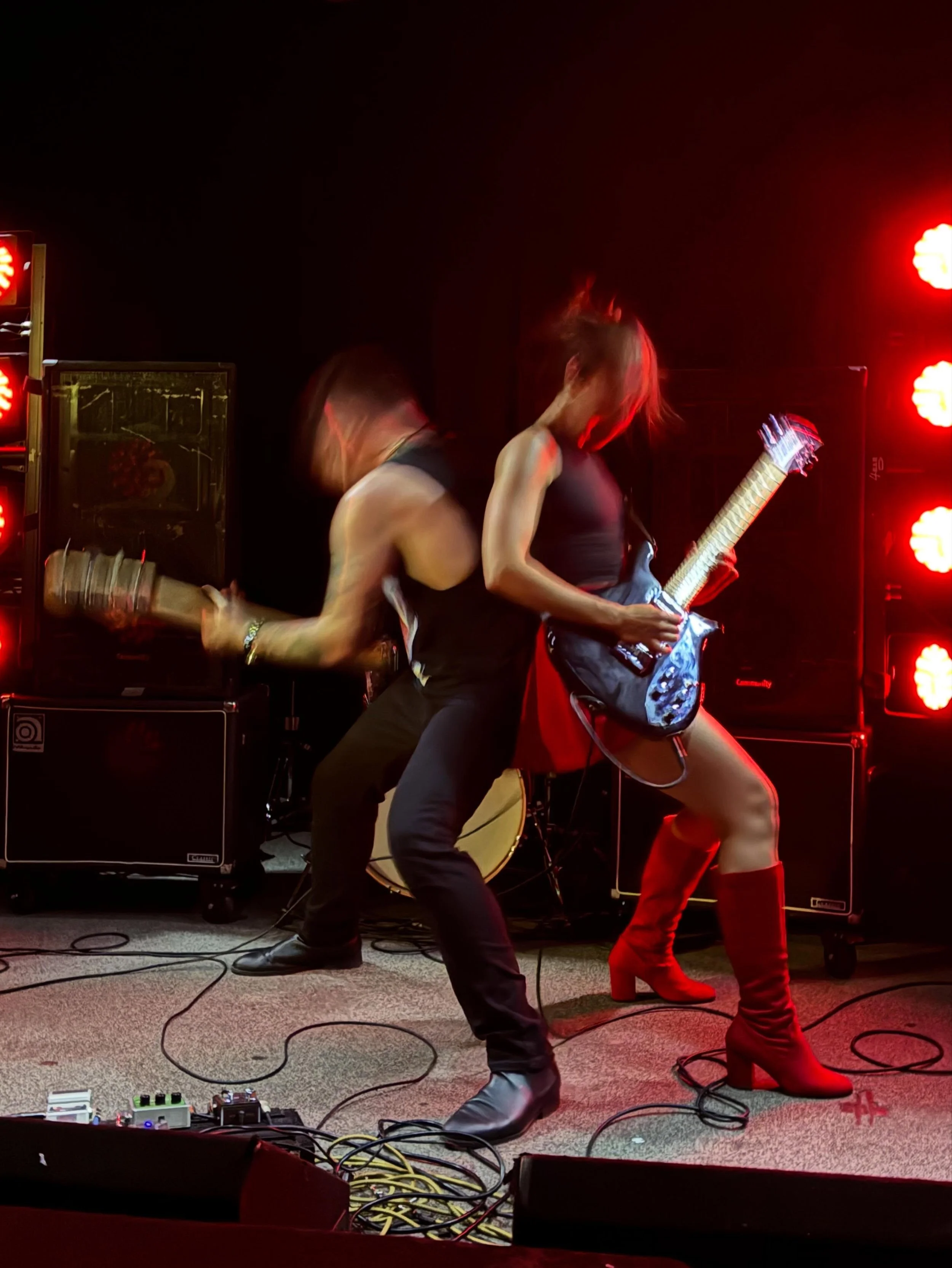 THANK YOU CHICAAAAGGGOOOOO!! Super great time at @theburlingtonbar with @bandcalledchef @yinwaster and @mmandthemedia ⚡️🎸

We&rsquo;re heading to m&rsquo;f&rsquo;n DETROIT tonight!!! See you at @elclubdetroit !!! 

#kingserpent #band #rocknroll #tou