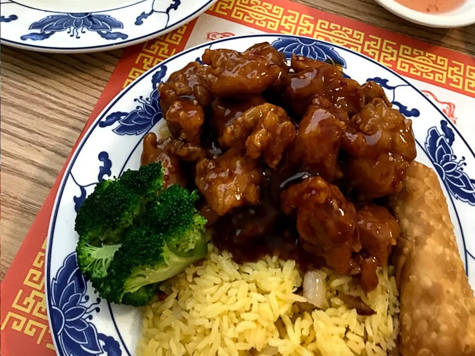 RCTVB-DINING-IN-THE-AREA-PAGE-PEKING-CHINESE.jpg