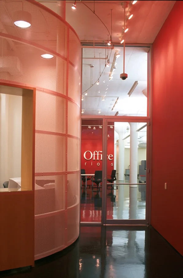 01-TOI-entry at reception to signage wall.jpg