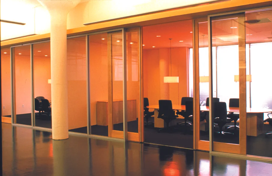 06-TOI-presentation room.jpg