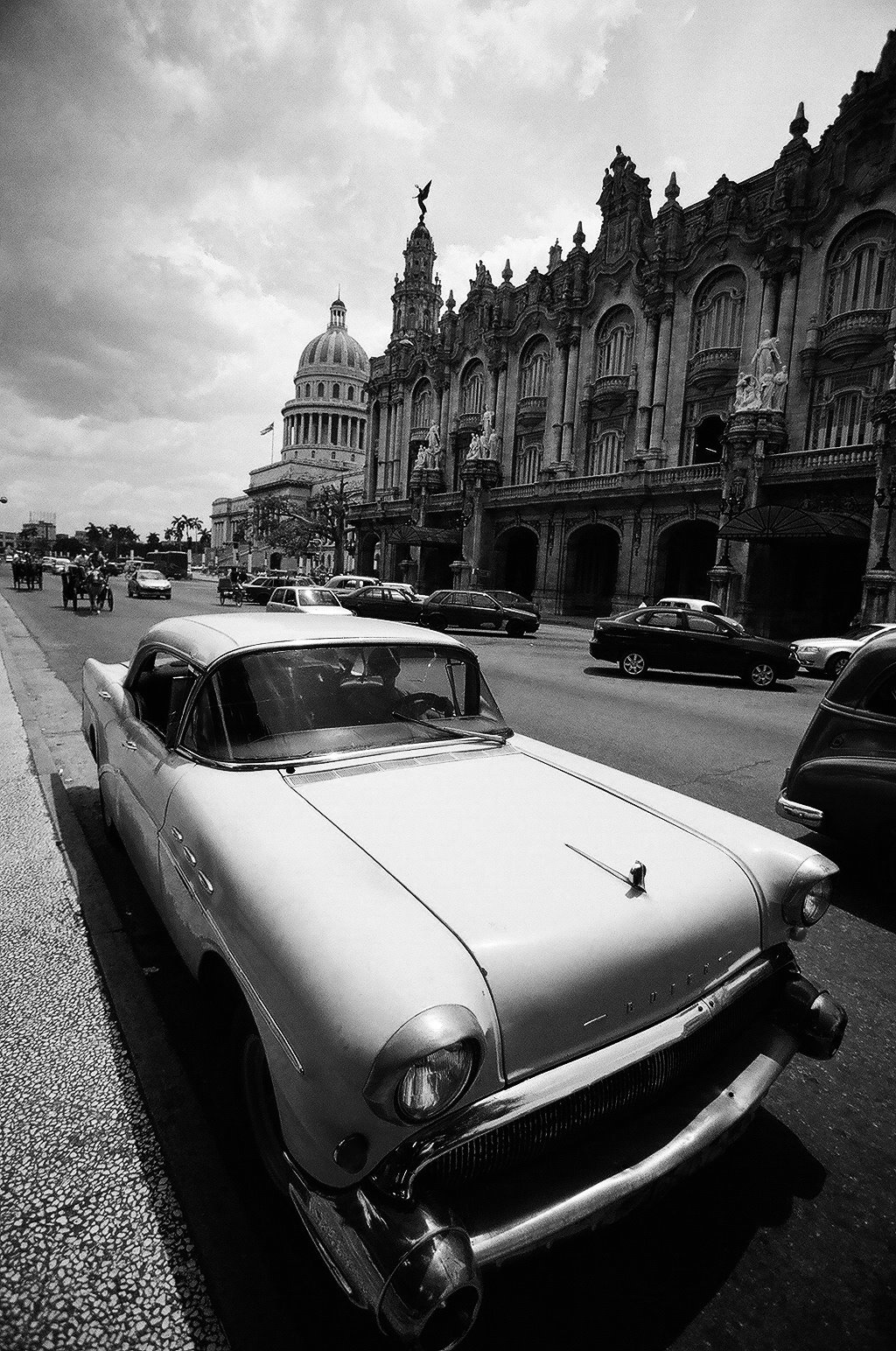Old car on Havana Street