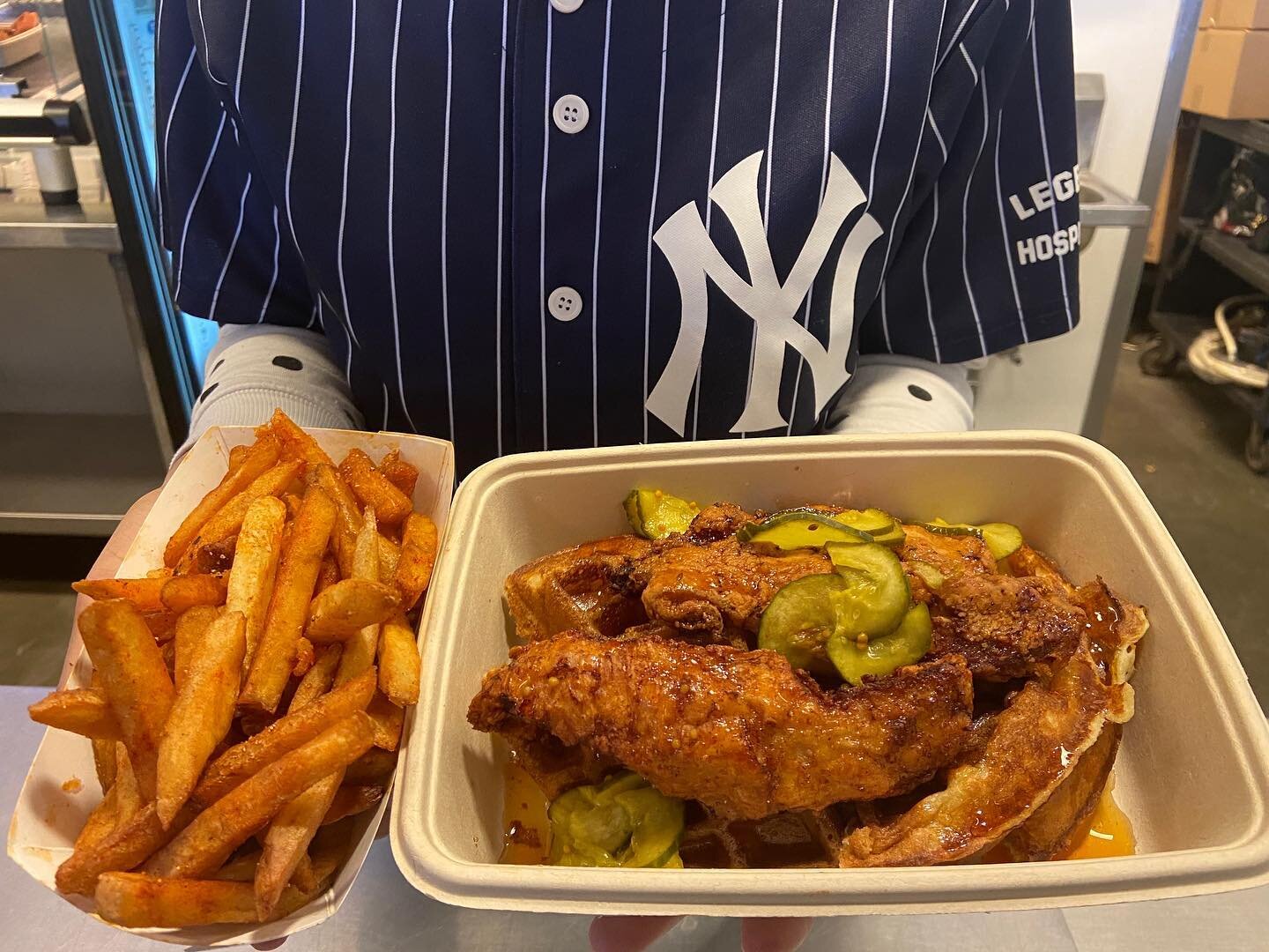 It's Game Day ⚾️, and we have the game day eats! So, meet us at Section 112 for all your favorite Streetbird Classics.