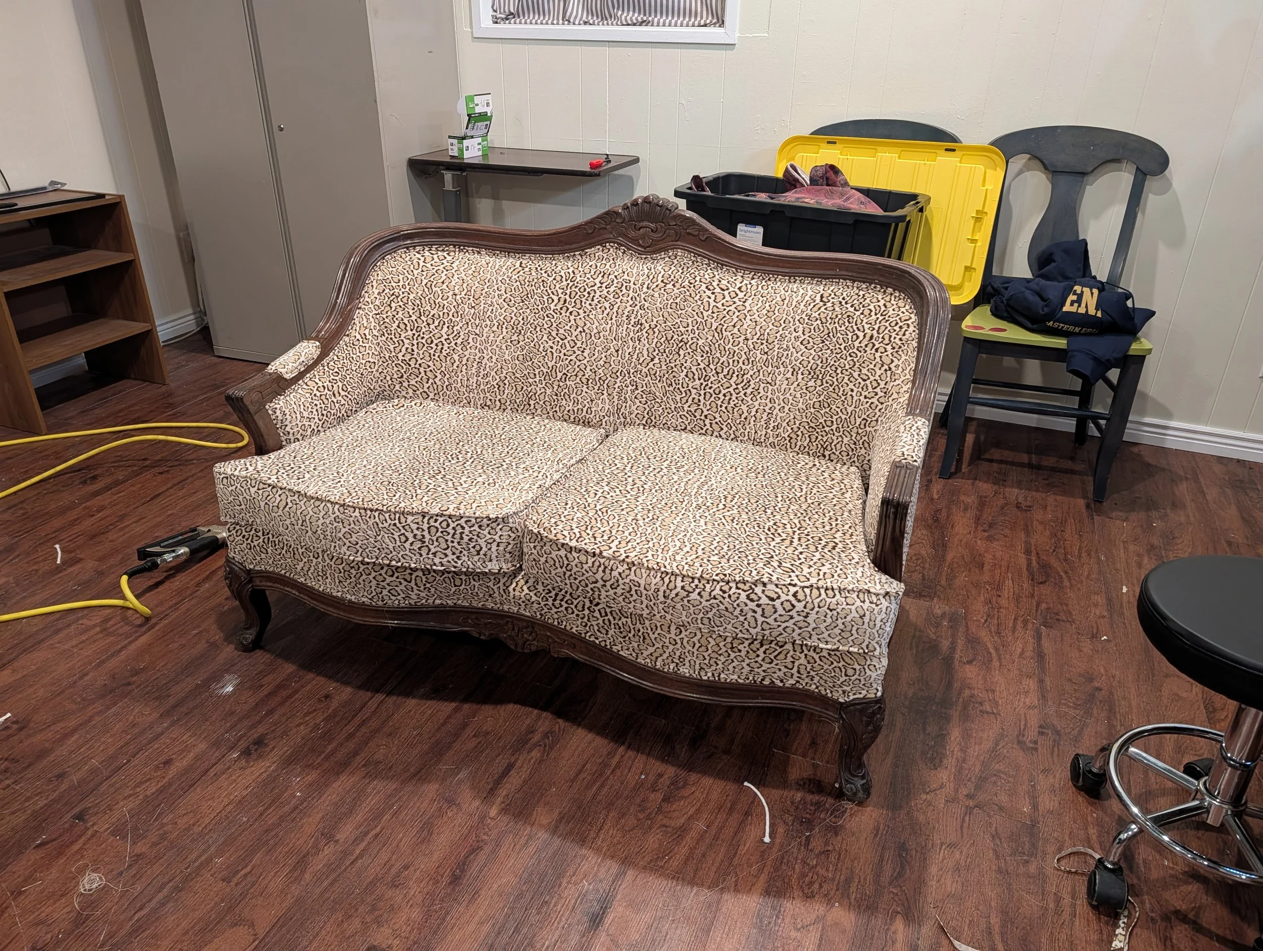 The Leopard Settee
