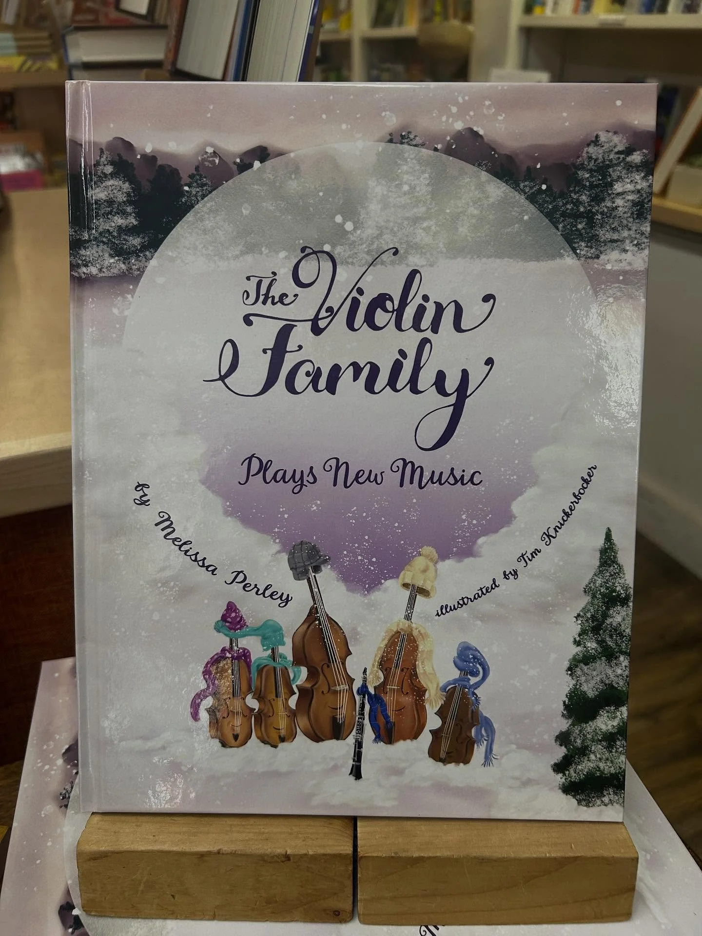 Spotted on the shelves just now at @bearpondbooks in Montpelier, THE VIOLIN FAMILY PLAYS NEW MUSIC! Written by teaching cellist Melissa Perley @toofewefarm and illustrated by Tim Knickerbocker @shadowbox_arthouse, this picture book for ages 4-7 and b