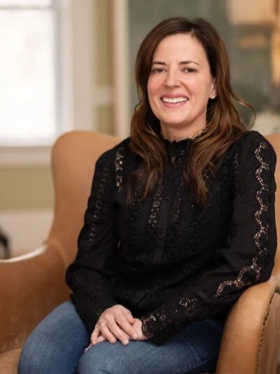 Congrats to Betsy Vereckey @betsyvereckey @thegoodestglens! Her memoir MOVING TO MY DOG&rsquo;S HOMETOWN is a Quarterfinalist in the @booklifecommunity BookLife Prize! She is also featured with a &ldquo;Behind the Story&rdquo; interview at Booklife.c