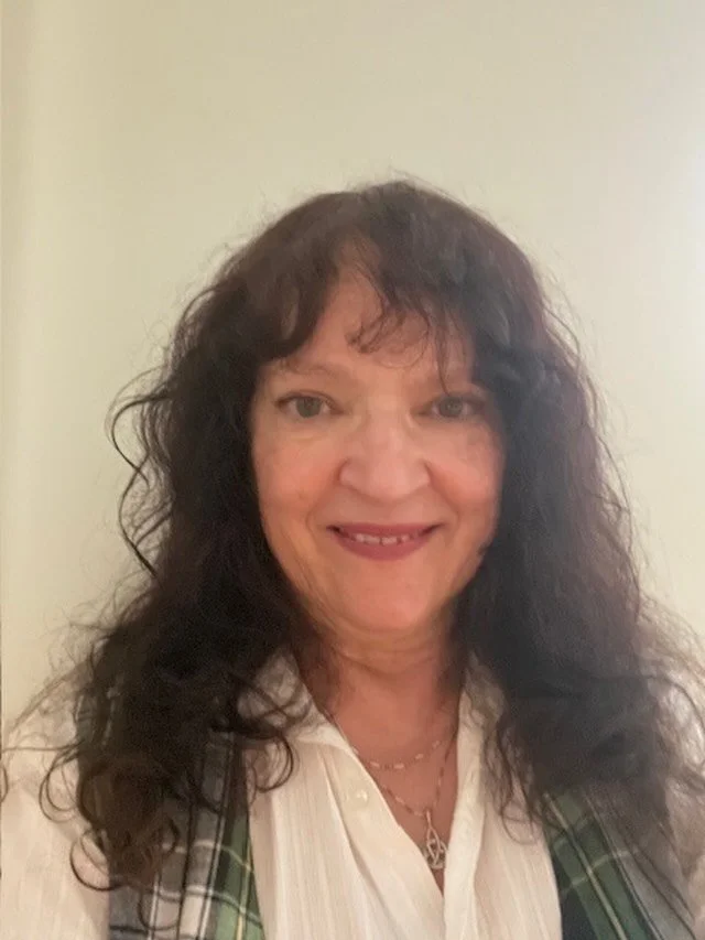 Welcome Susan Sanders to Rootstock Publishing! Susan grew up in Cabot, Vermont. She spends time writing poetry and short stories when not teaching English online classes. She teaches at Community College of Vermont @ccv_vermont and Northern Vermont U
