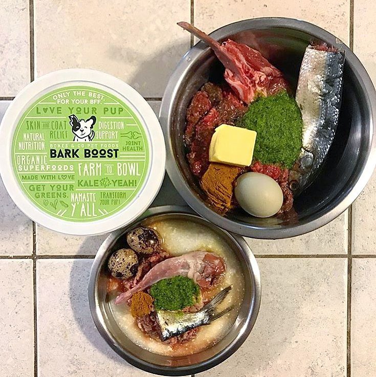 @ oats_and_honey_pack When moms schedule gets busy we get to try new things! Our regular homemade green purée is getting swapped out for @thebonesandco 's Bark Boost, an organic raw low glycemic vegetable purée that's made in micro batches from local produce 👍🏻😊 Roxie & Ruk approved 😋❤️