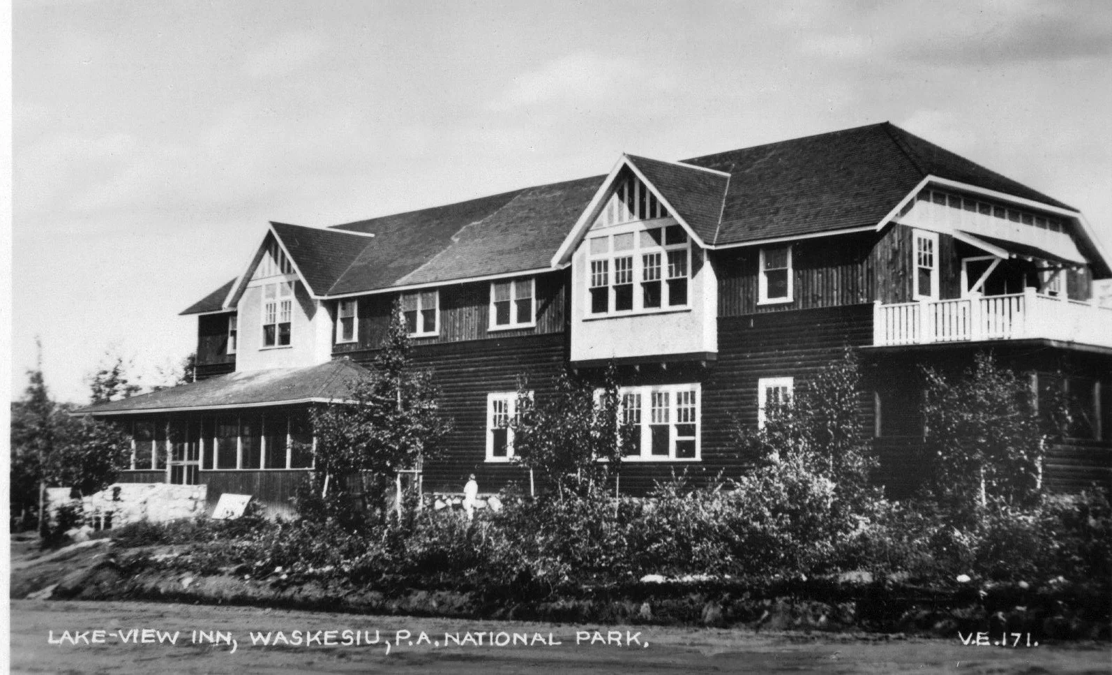 Lakeview Inn postcard.jpg