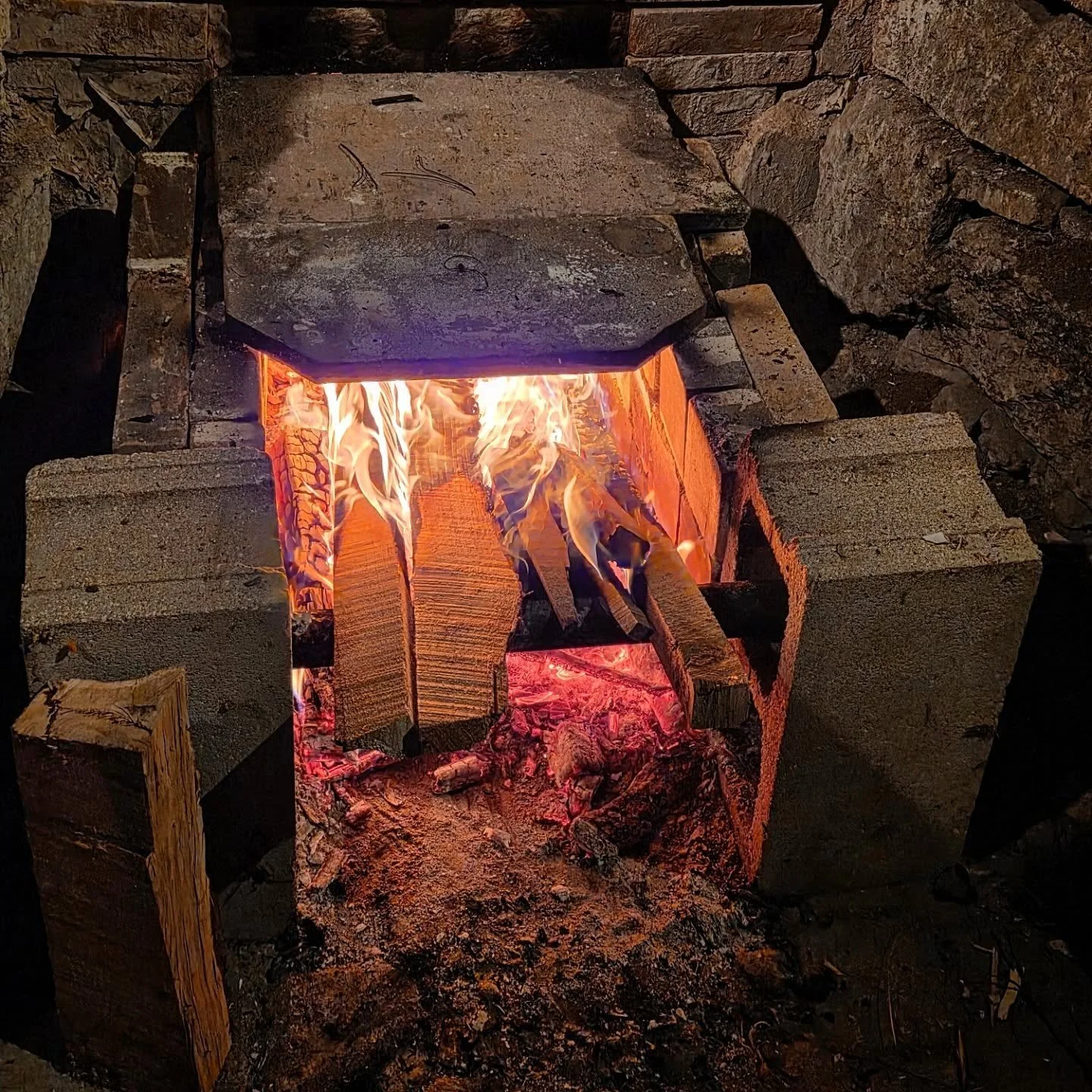 Back after it!  #csbsjuart #bravoburritos
.
#pottery #functionalpottery #art #ceramicart #potter #handmadepottery #craft #craftartist #design #homedecor #handcrafted #funtionalart #studiopottery #handcrafted #interiordesign #studioceramics #ceramics 