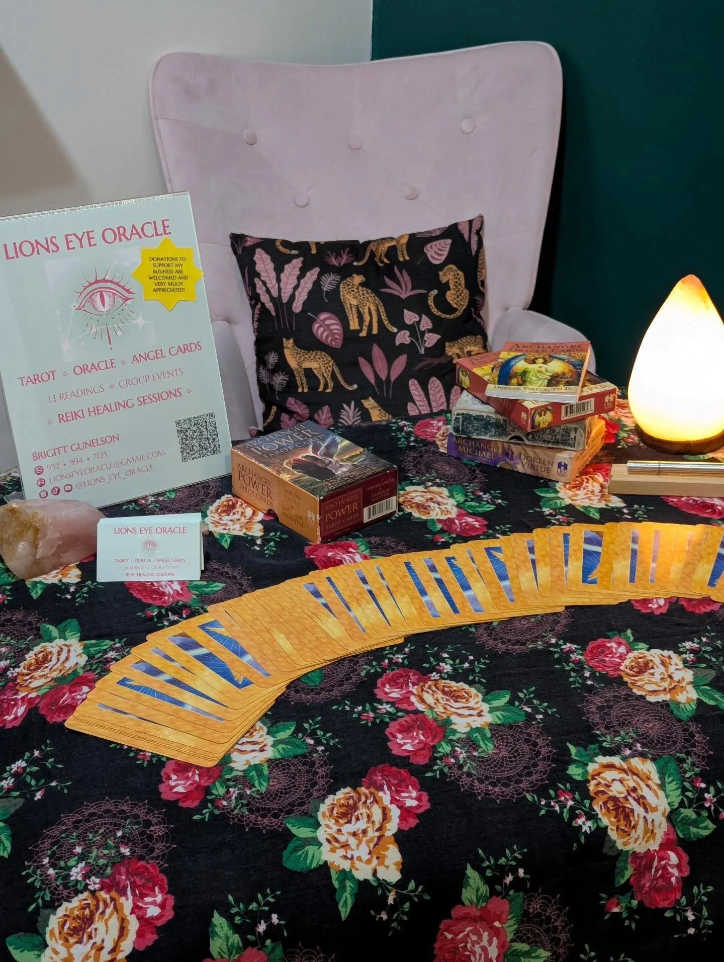 Holiday Hours :: Friday the 19th &amp; Saturday the 20th!

Walk-In TAROT Readings!!
SAT 20th
12p - 5 pm
@lions_eye_oracle