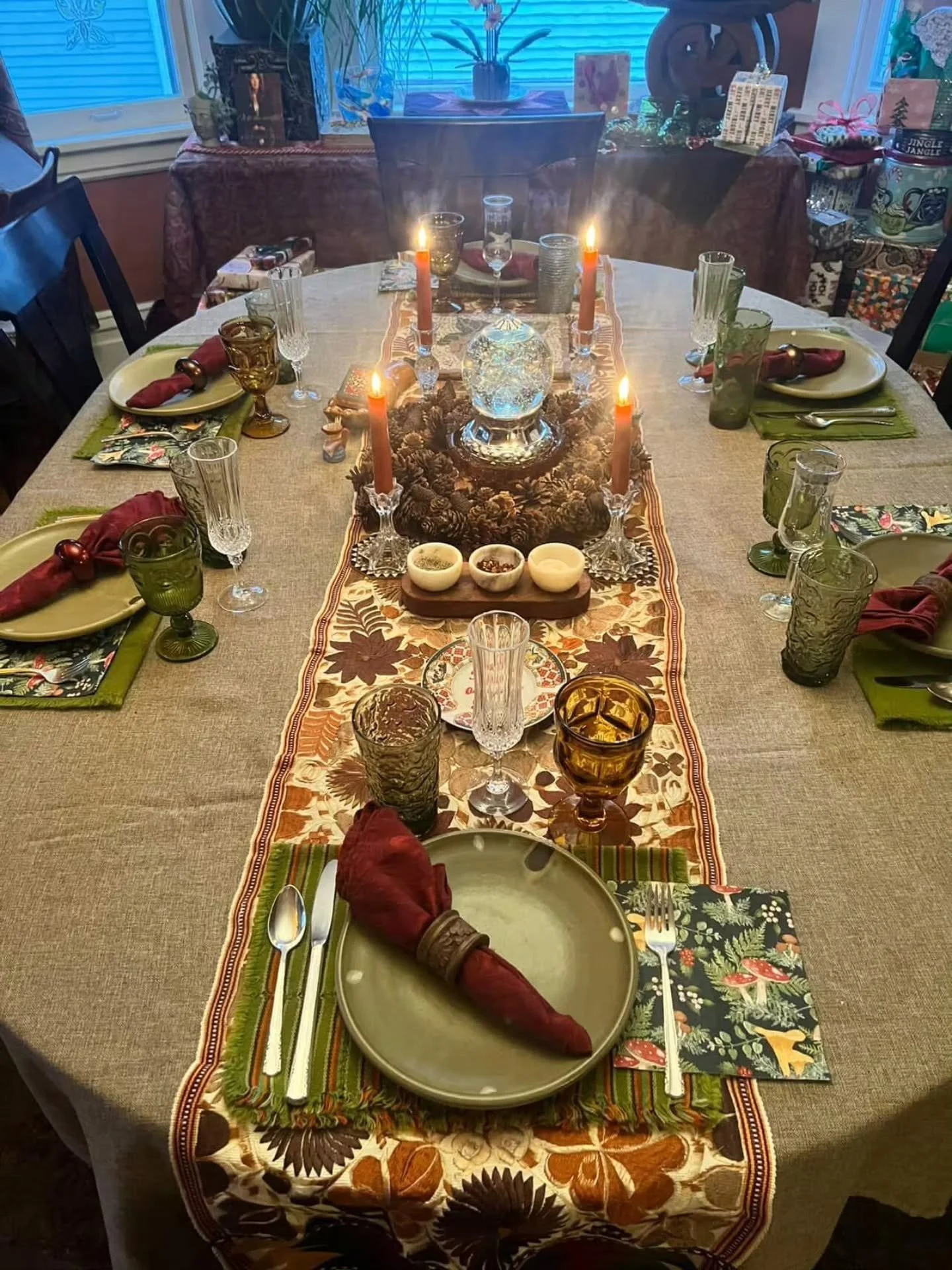Happy New Year Folks! Cheers to @theartgoddess for sharing the fresh holiday setting :: #marketing :: holler if you'd like your very own custom #tableware :: boop!