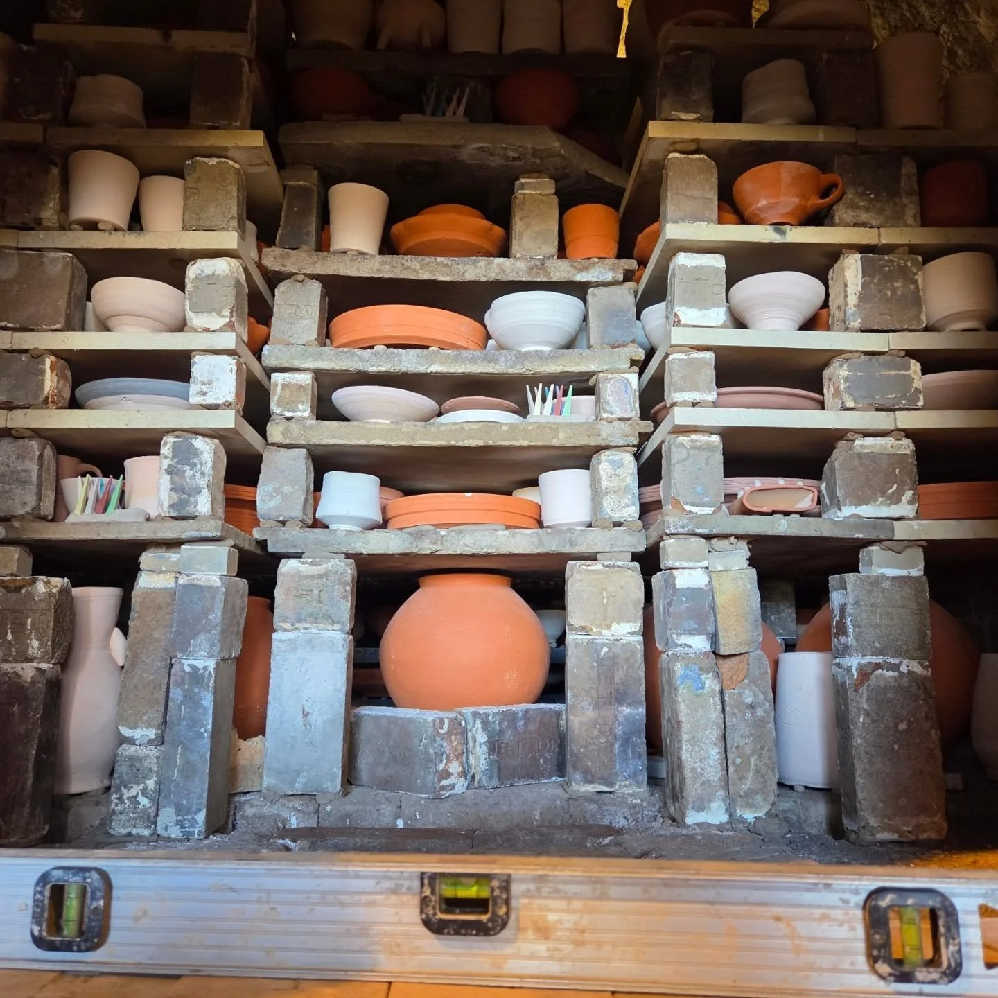 Ready to roll @csbsjuart :: @samueljohnsonpottery @joesingewaldpottery :: #woodfiredpottery
