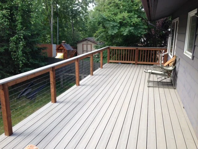 TREX_Railing_Custom_Cable_Gravel_Path_Gray.JPG
