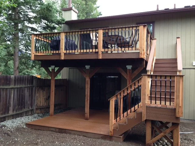 TREX_Decking_Custom_Decorative_Railing_Treehouse_Brown.JPG