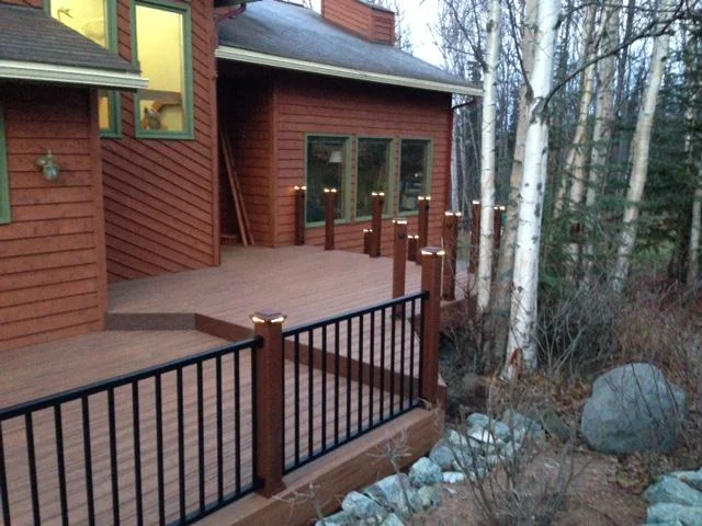 Trex_Railing_Lighted_Post_Caps_Treehouse_Brown.JPG
