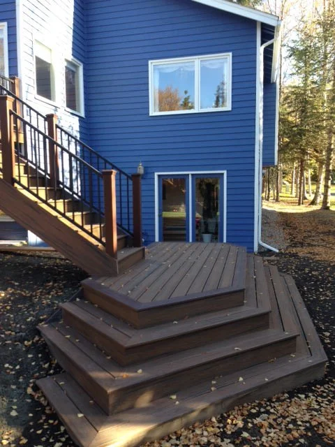 Trex_spice rum_ transcends_decking.JPG