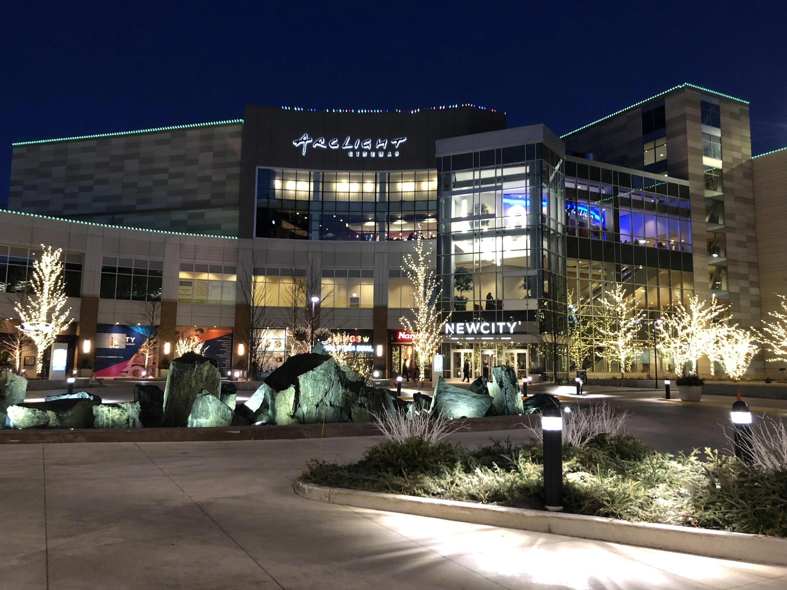 NEWCITY Shopping Center by Lincoln Park