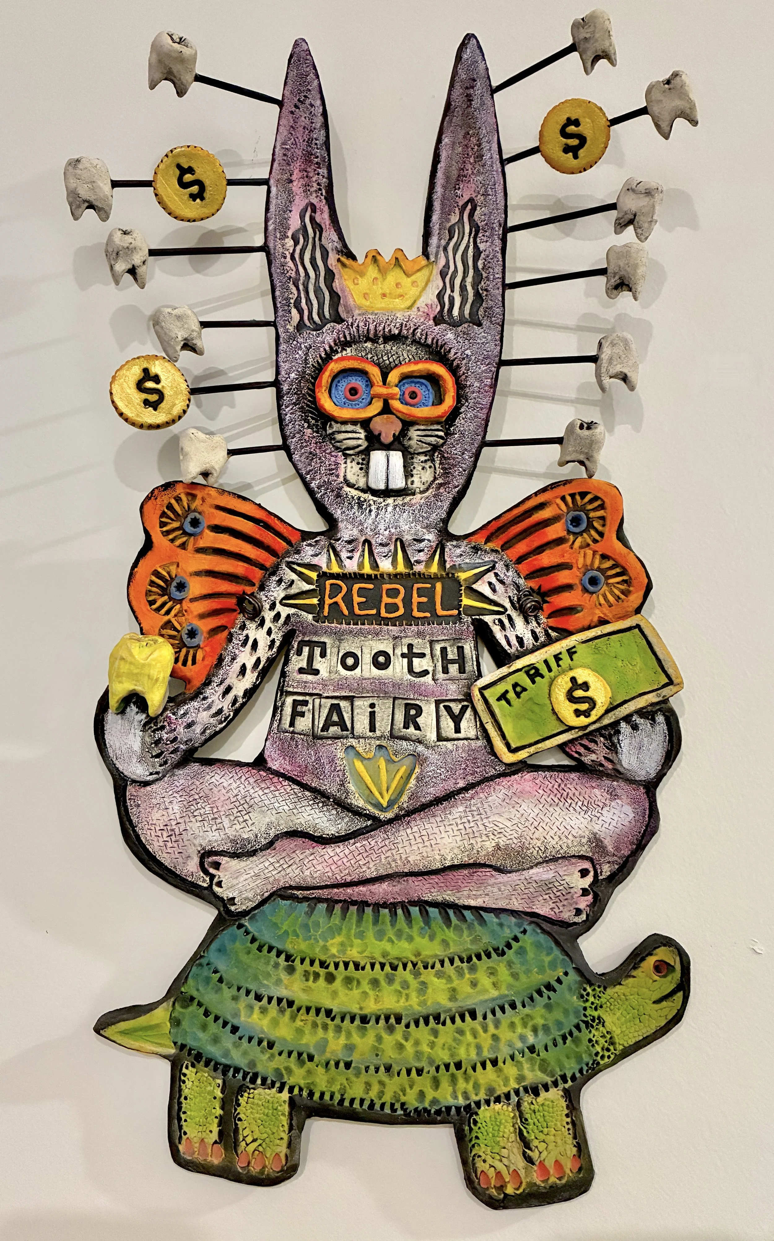 TO BUILD HIS GOLDEN CASTLE, THE REBEL TOOTH FAIRY CHARGES A TARIF FOR YOUR TOOTH 