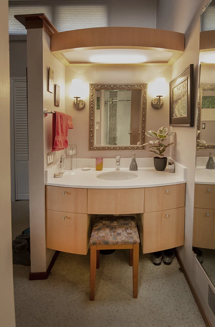 rss vanity 4511-sm.jpg