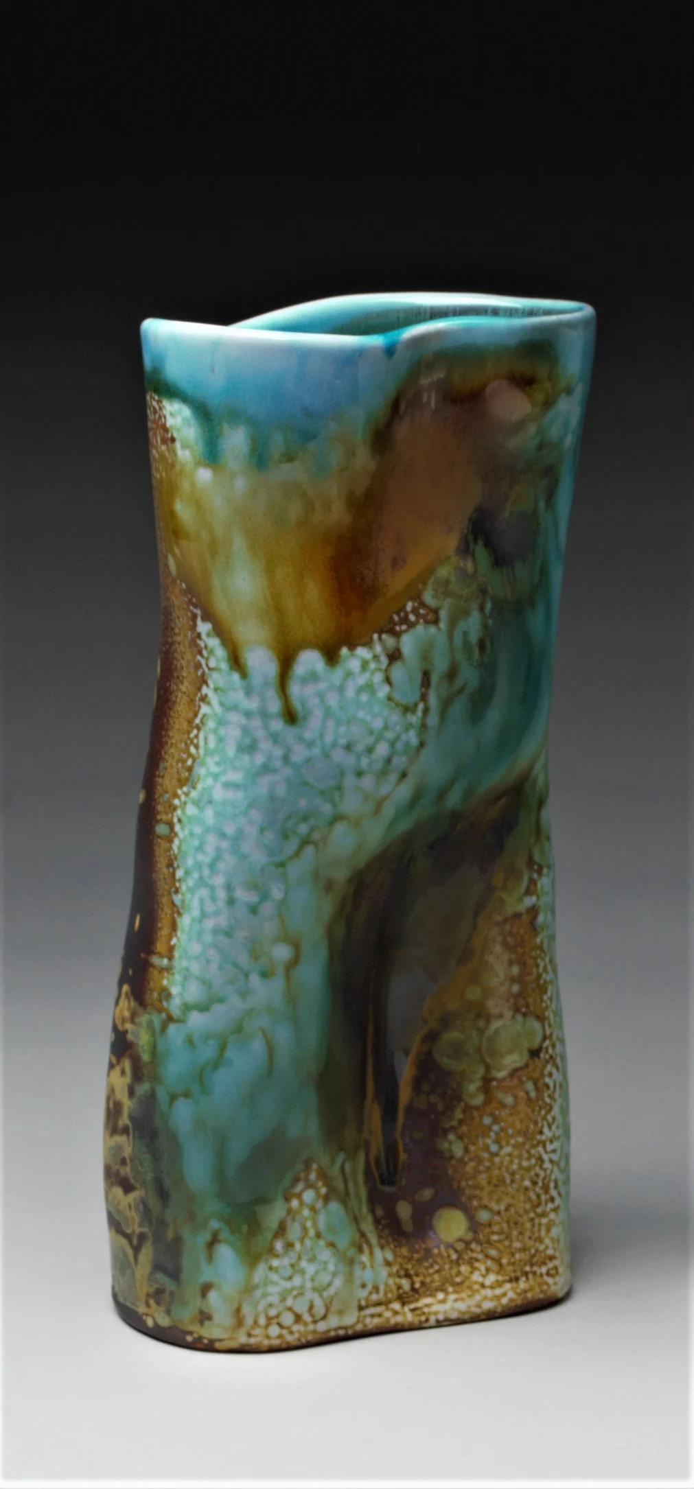 Single Figure Vase.jpg