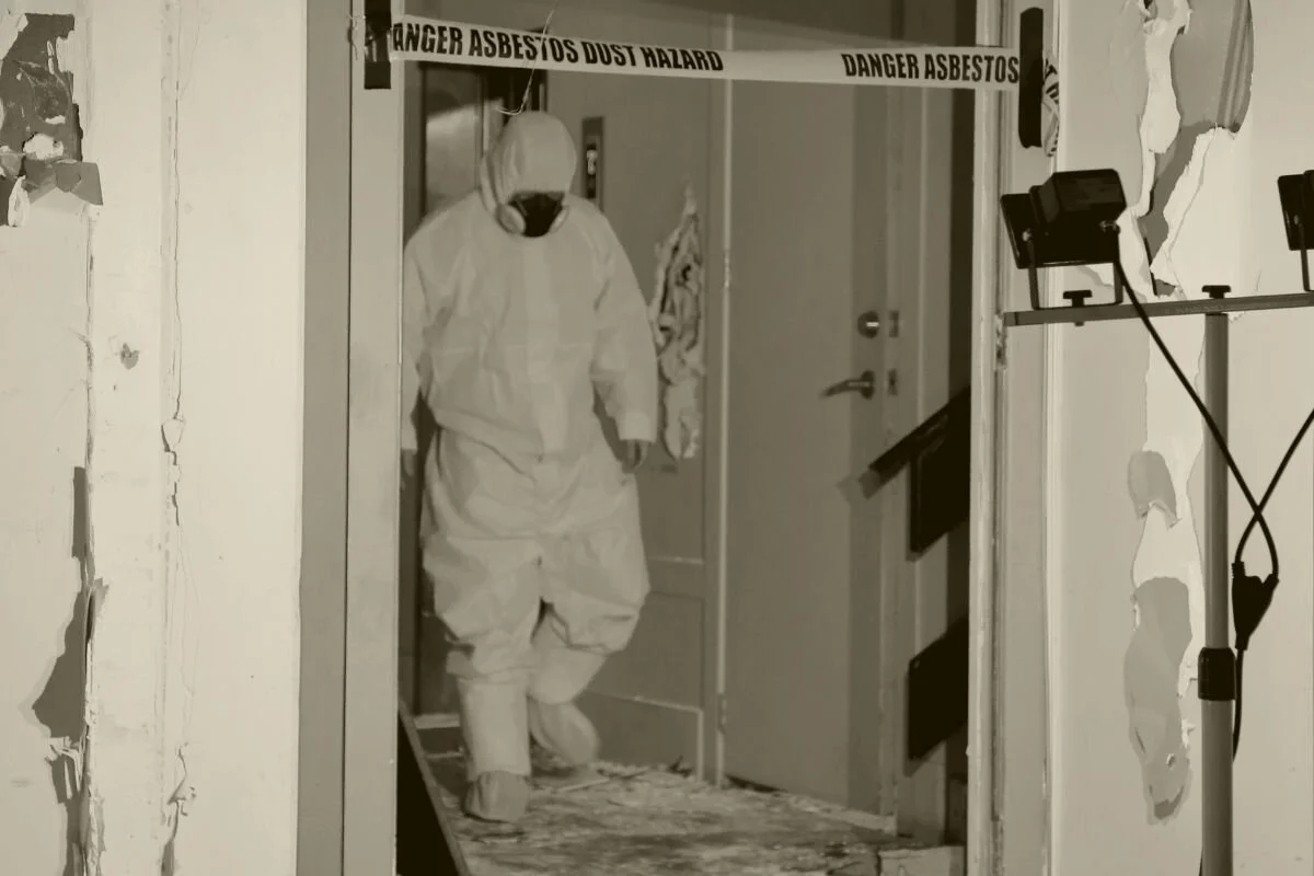 Personal Decontamination for Asbestos Workers