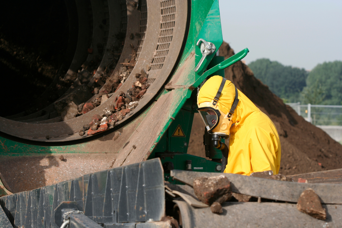 Asbestos Particles in the Lungs: What Happens to Them?