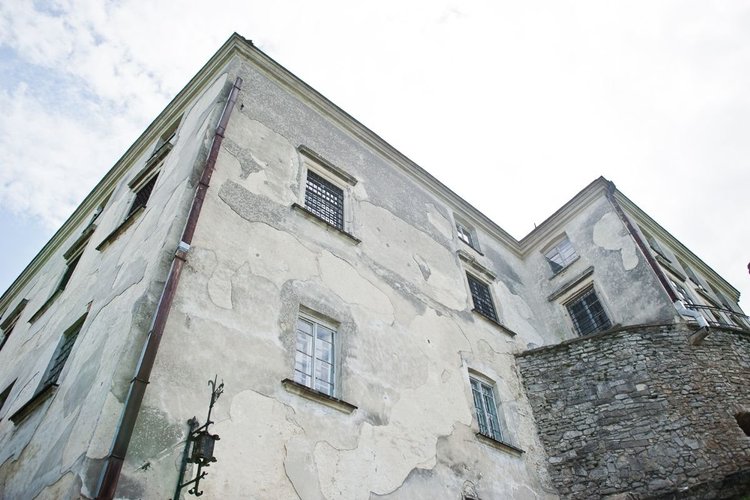 The Role of Asbestos in Commercial Buildings: A Guide for Property ...
