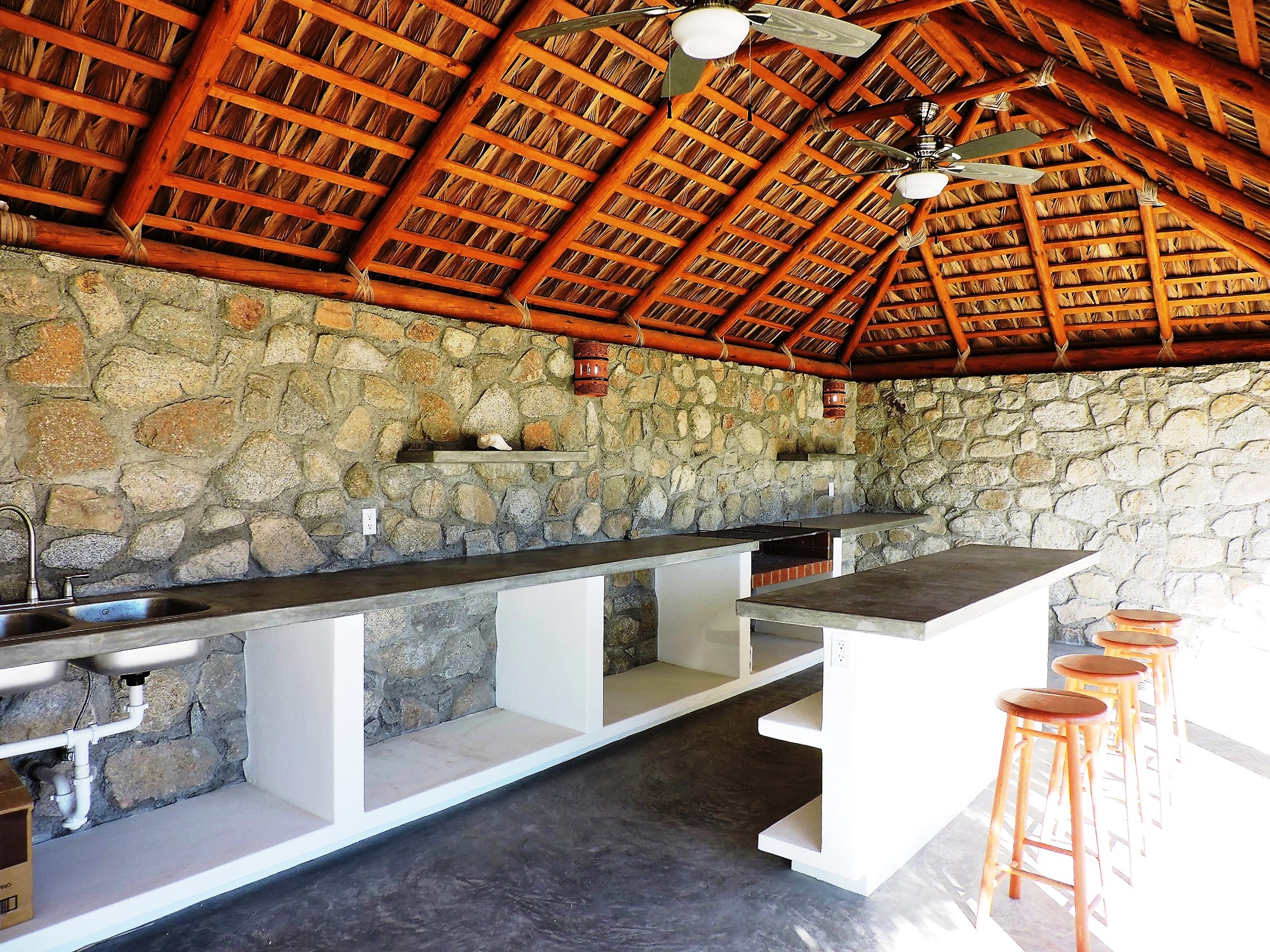Palapa bar and grill