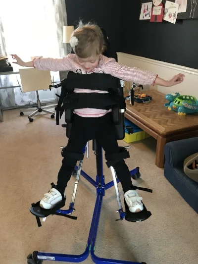 Stander arms out.jpg