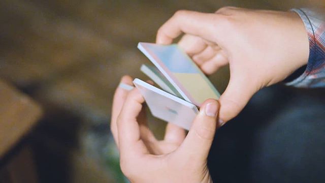 @yaksun using the swatches in the @whlabs premium bundle. Have you downloaded it? #cardistry #swatchcards #swatchplayingcards #whlabs #whlabscardistry