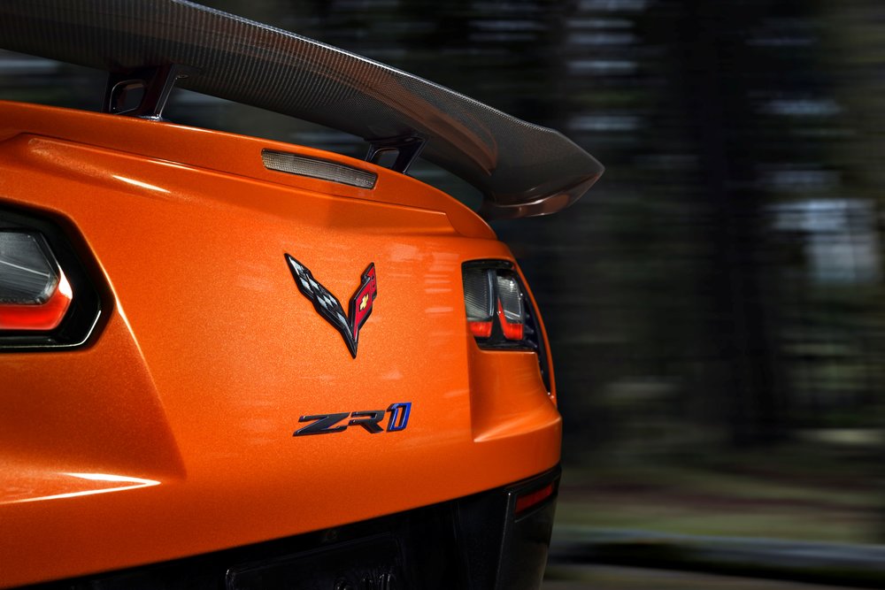 2019-Chevrolet-Corvette-ZR1-BLACKLIST-(23).jpg