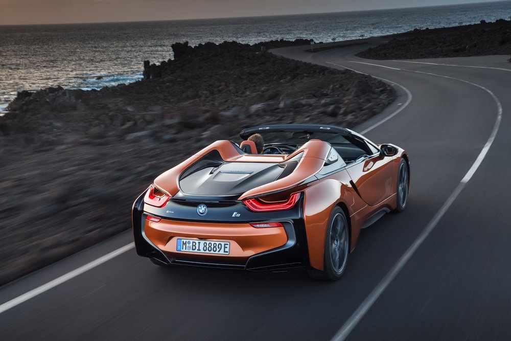 P90285378_highRes_the-new-bmw-i8-roads2.jpg