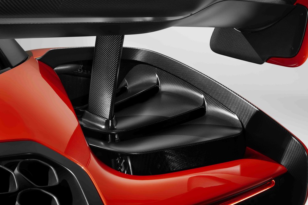 8616McLaren-Senna-rear-deck-louvres.jpg