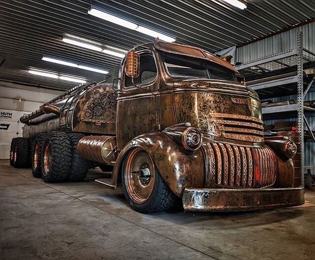 1946 Chevy COE beer truck! | Built by @haukdesigns | @mobsteel | #blacklist #1946 #chevrolet #chevy #haukdesigns #mobsteel