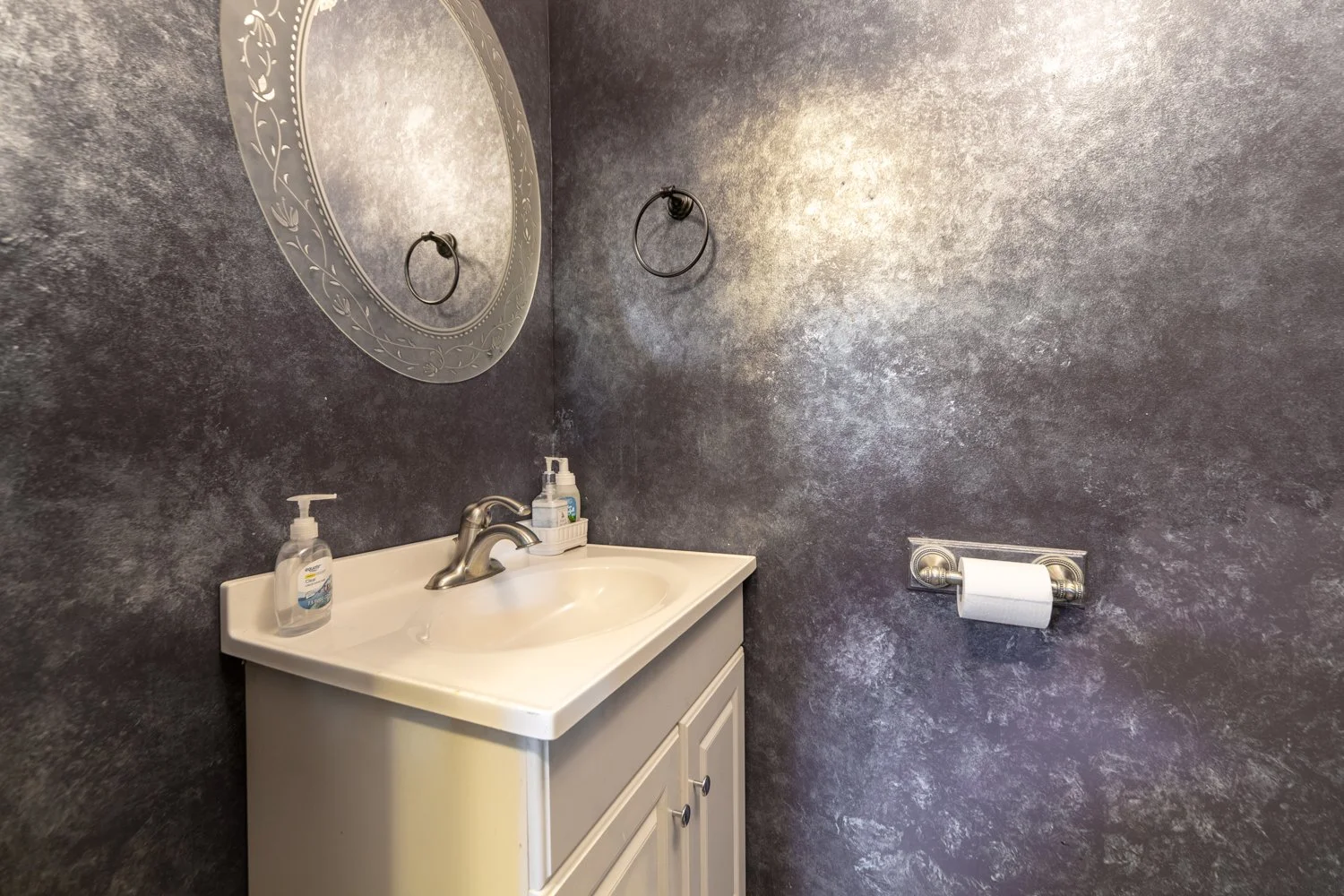 1067 Shannon Ave-19.jpg