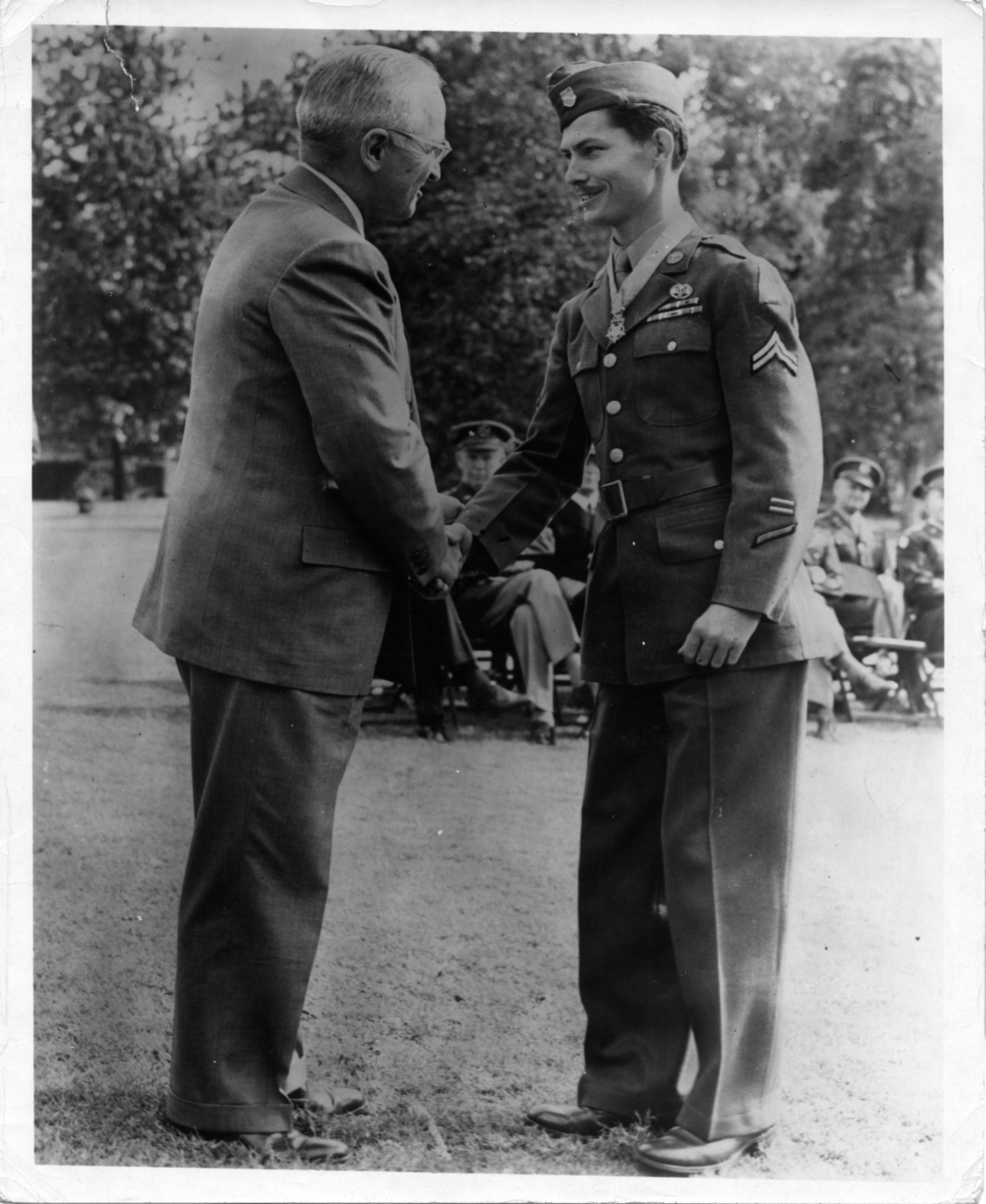 Desmond Doss - Truman handshake.jpg