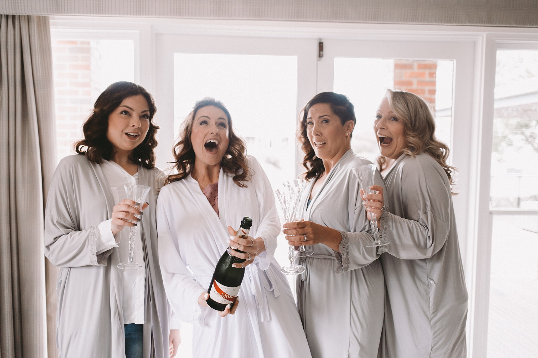 Lecinda Ward, Melbourne Wedding Photographer, Melbourne Aquarium_0148.jpg
