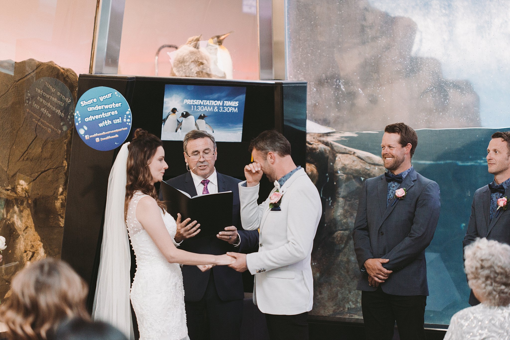 Lecinda Ward, Melbourne Wedding Photographer, Melbourne Aquarium_0245.jpg