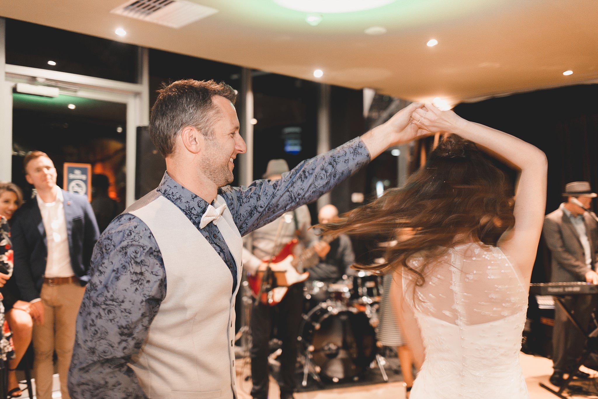 Lecinda Ward, Melbourne Wedding Photographer, Melbourne Aquarium_0293.jpg