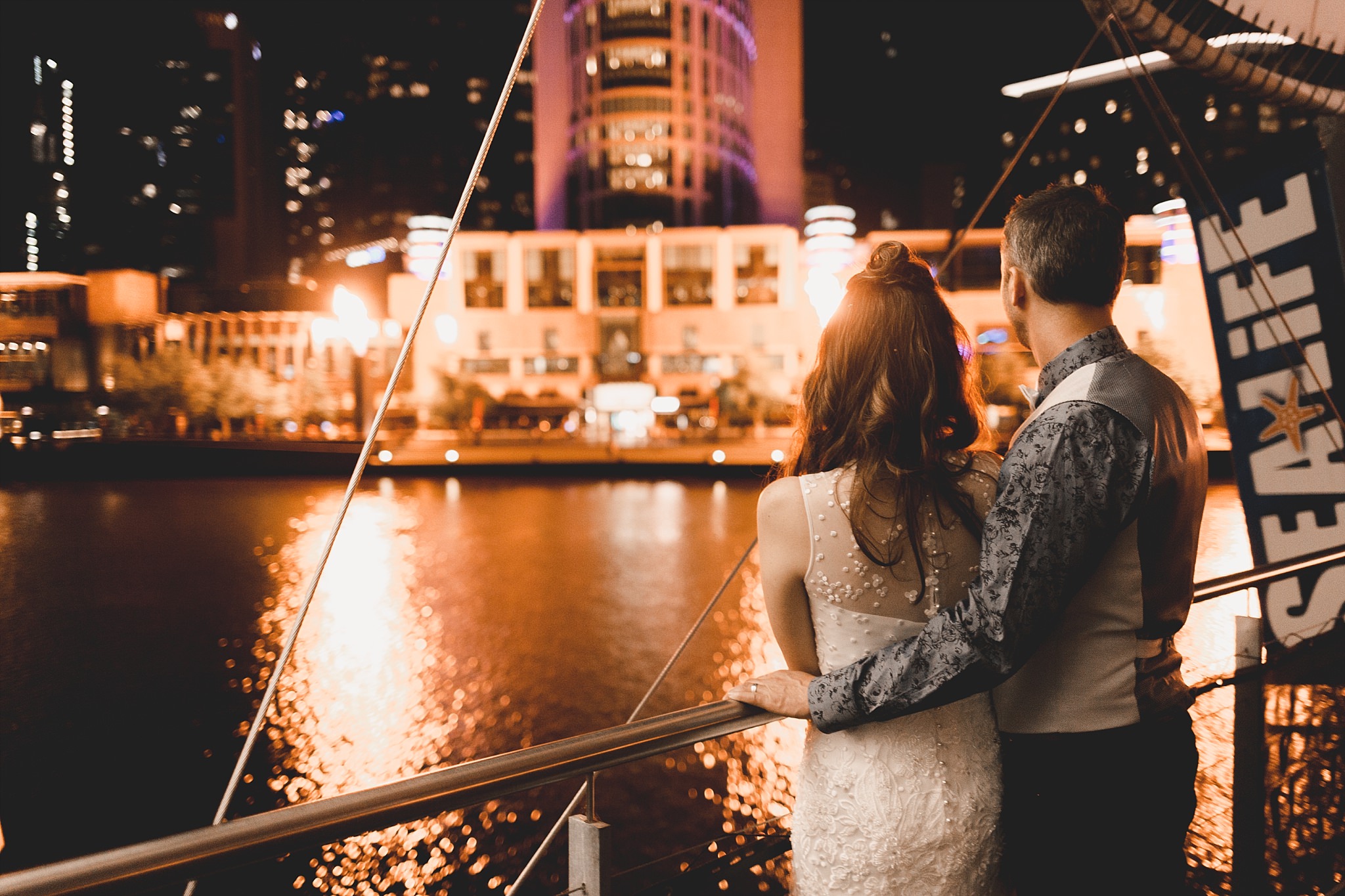 Lecinda Ward, Melbourne Wedding Photographer, Melbourne Aquarium_0309.jpg