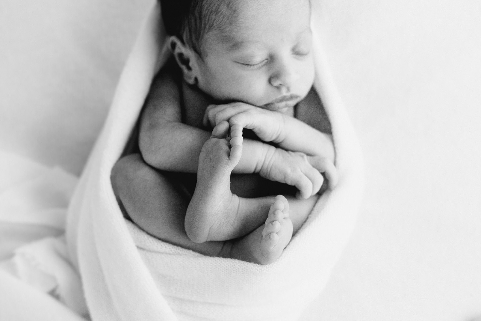 Melbourne Newborn Photographer, natural and candid moments_0007.jpg