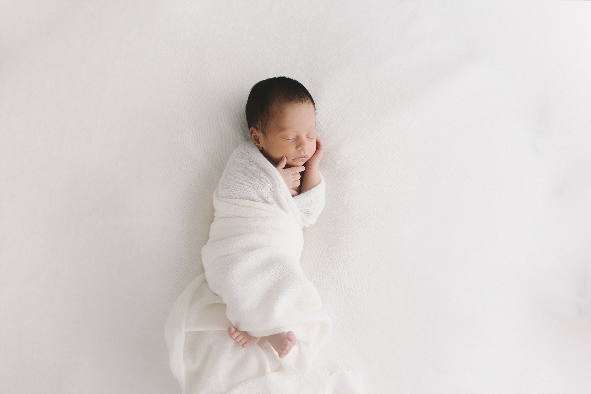 Melbourne Newborn Photographer, natural and candid moments_0014.jpg