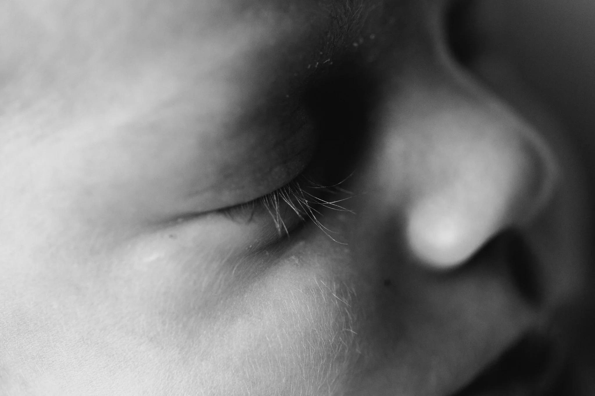East Melbourne simple natural light newborn Photographer-3.jpg