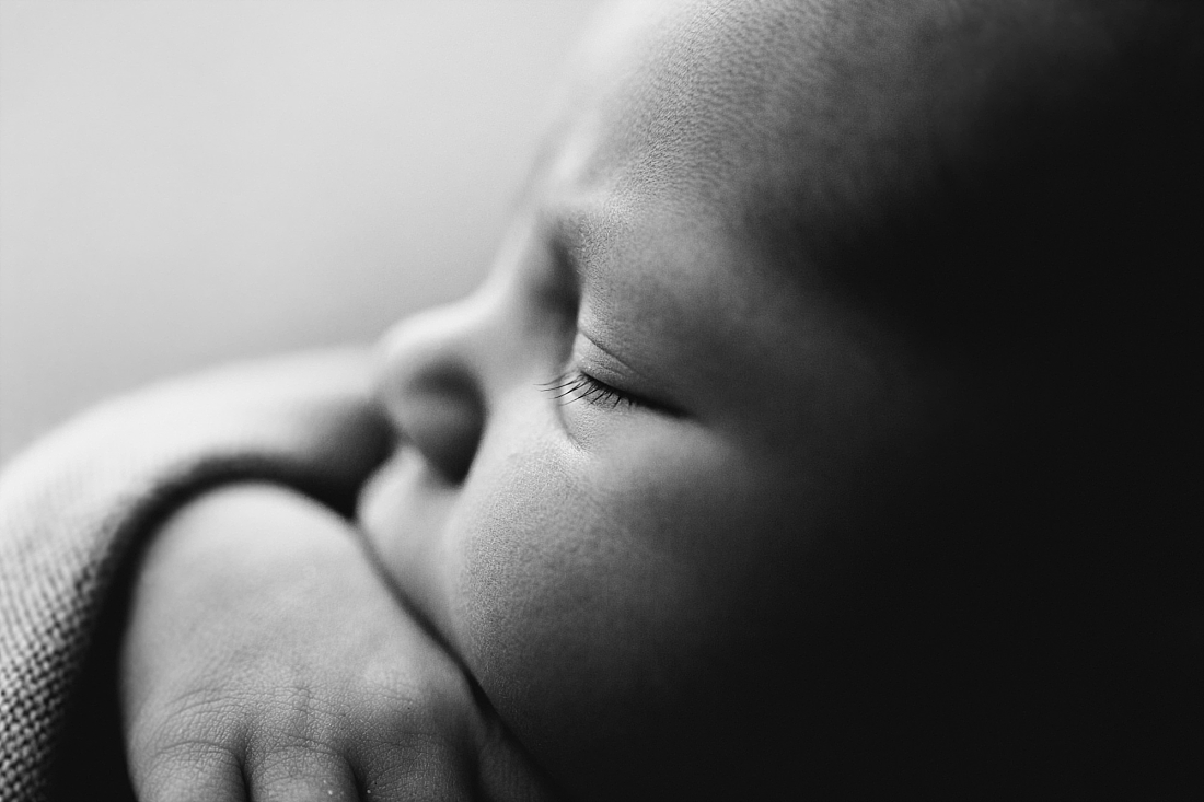 Point Cook Simple Natural Newborn Photographer-8.jpg