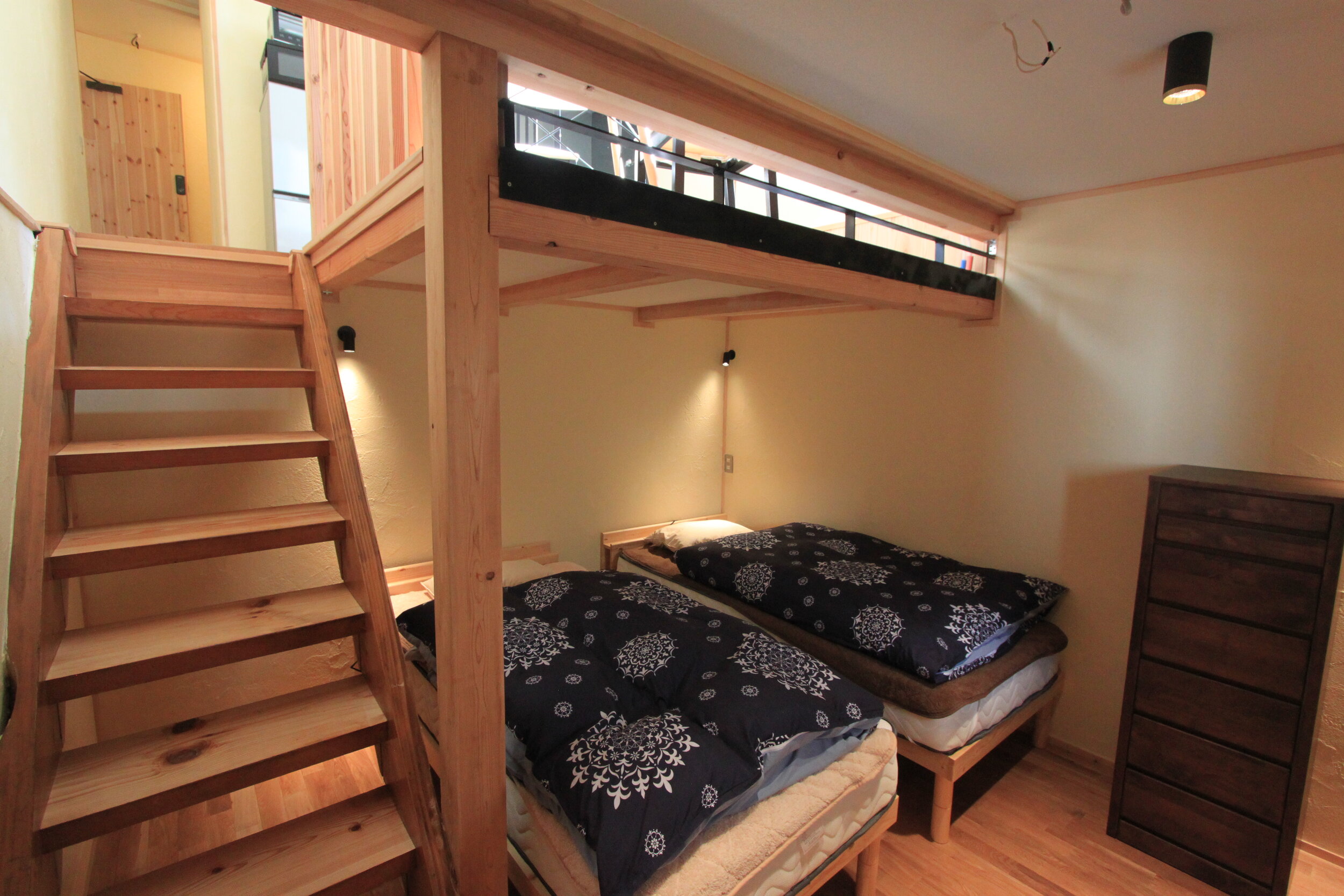 8 Downstairs bedroom.JPG