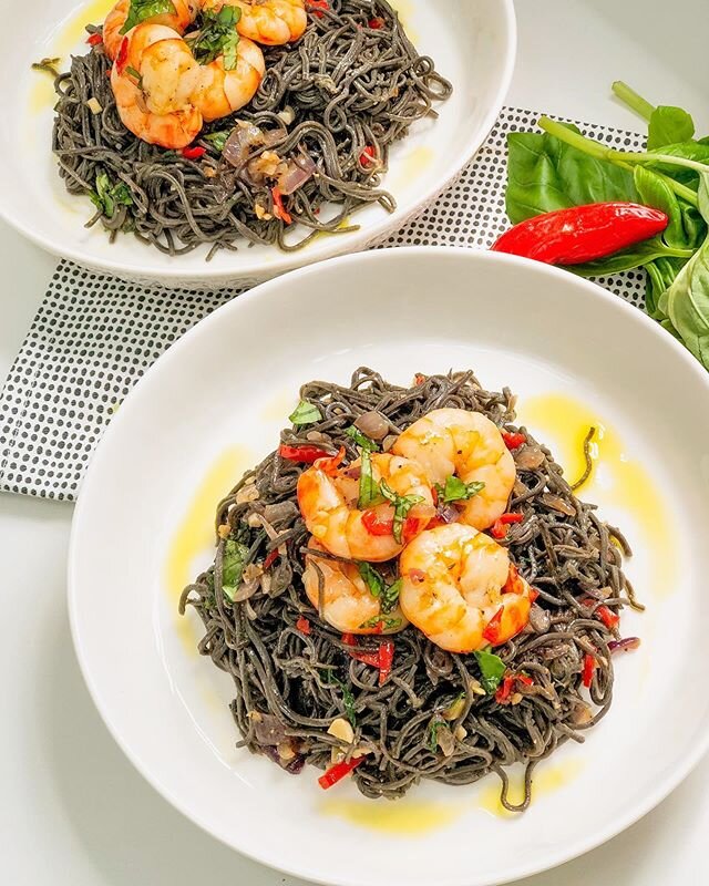 Organic black bean spaghetti chilli, garlic and basil king prawns. Ready in 20 minutes,light and delicious. 
This spaghetti is a fantastic naturally #glutenfree alternative. 
Black beans are filled with iron, phosphorus, calcium, magnesium, manganese