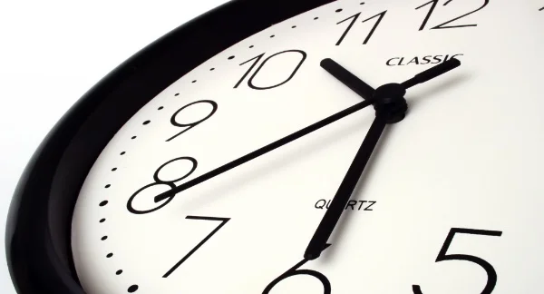 MONATS INFO: Hast du Zeit?